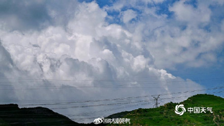 北京天空是棉花糖味儿的