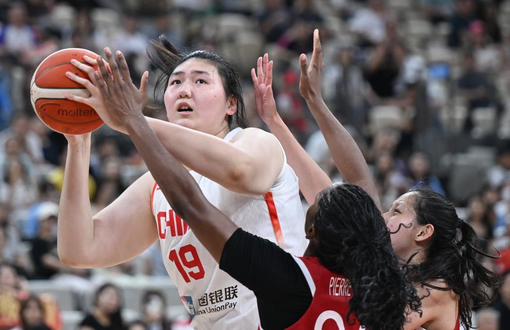 中国女篮51分大胜印尼队 取得亚洲杯“开门红” 中国女篮51分大胜印尼队 取得亚洲杯“开门红”