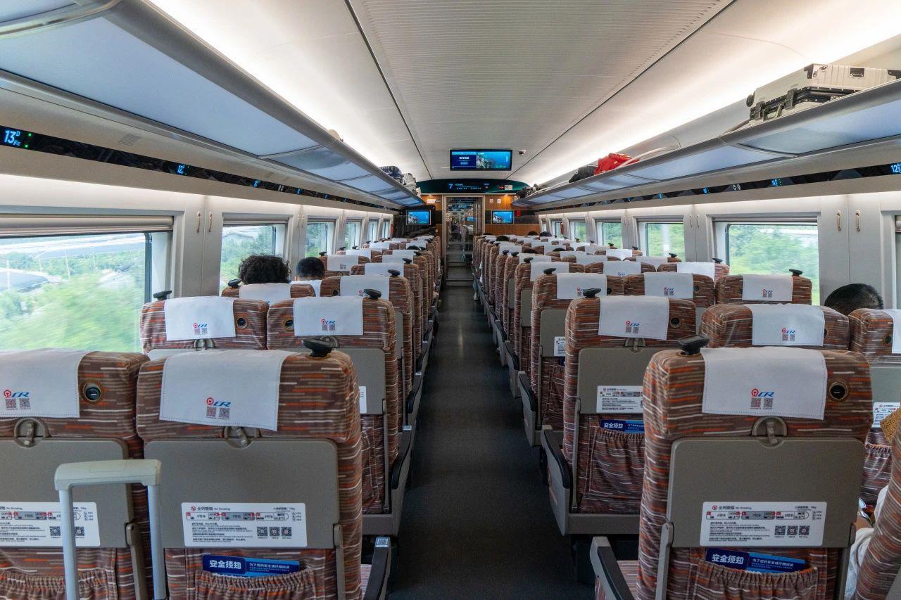 高铁F座成最火座位 这些“黑科技”让它与众不同 高铁F座成最火座位 这些“黑科技”让它与众不同