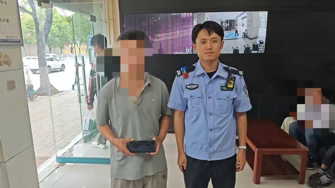群众不慎遗失手机 民警全力寻回暖民心