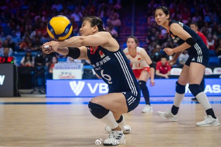 再次逆转!中国女排3比2战胜美国女排 再次逆转!中国女排3比2战胜美国女排