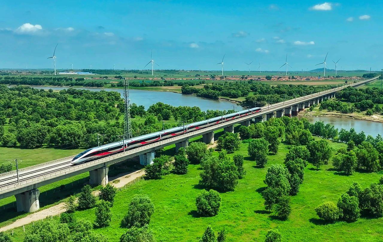 高铁F座成最火座位 这些“黑科技”让它与众不同 高铁F座成最火座位 这些“黑科技”让它与众不同