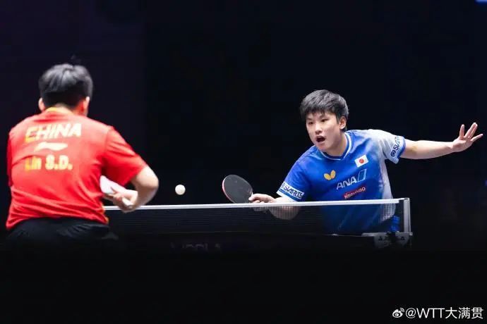 王楚钦4比0战胜张本智和,第三次夺得WTT大满贯男单冠军 王楚钦4比0战胜张本智和,第三次夺得WTT大满贯男单冠军