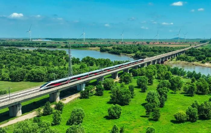 为何高铁F座如此受欢迎？这些“黑科技”让它与众不同