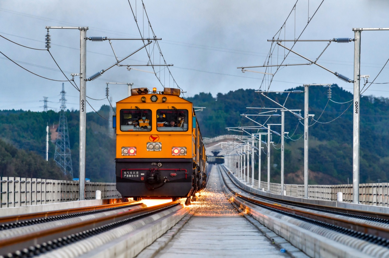 高铁F座成最火座位 这些“黑科技”让它与众不同 高铁F座成最火座位 这些“黑科技”让它与众不同