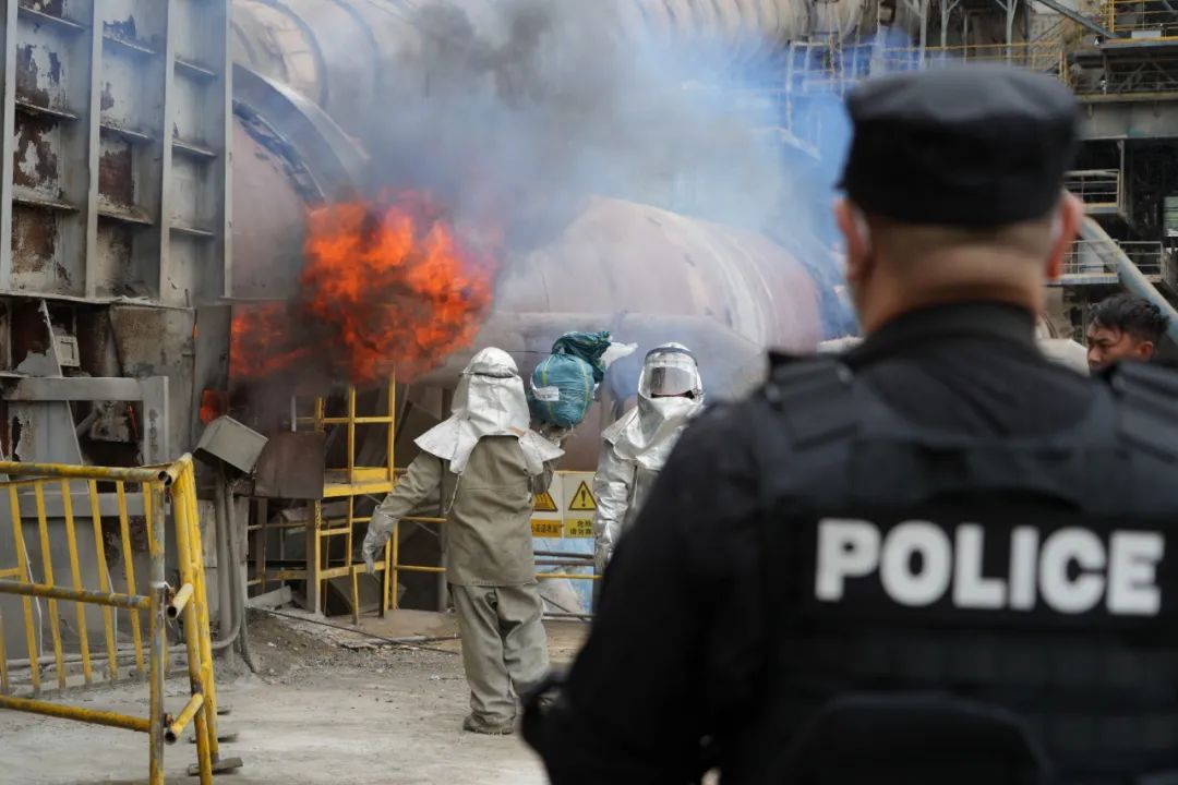 如果他在媒体上露脸，说明他已经告别了……