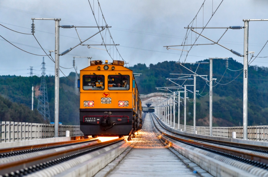 为何高铁F座如此受欢迎？