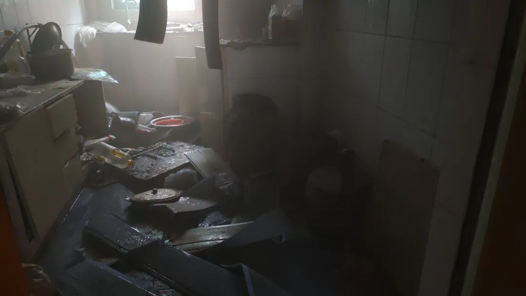 老父亲在家熬出“氛围感”猪油,女儿赶紧报警…… 老父亲在家熬出“氛围感”猪油,女儿赶紧报警……