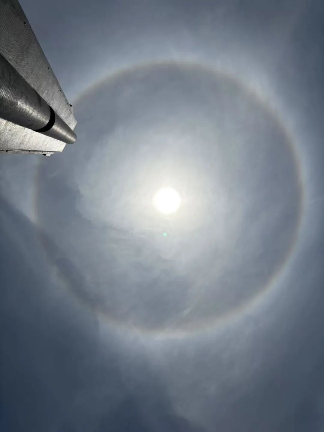 抬头看→西安上空现“天空之瞳”!你的朋友圈刷屏了吗? 抬头看→西安上空现“天空之瞳”!你的朋友圈刷屏了吗?