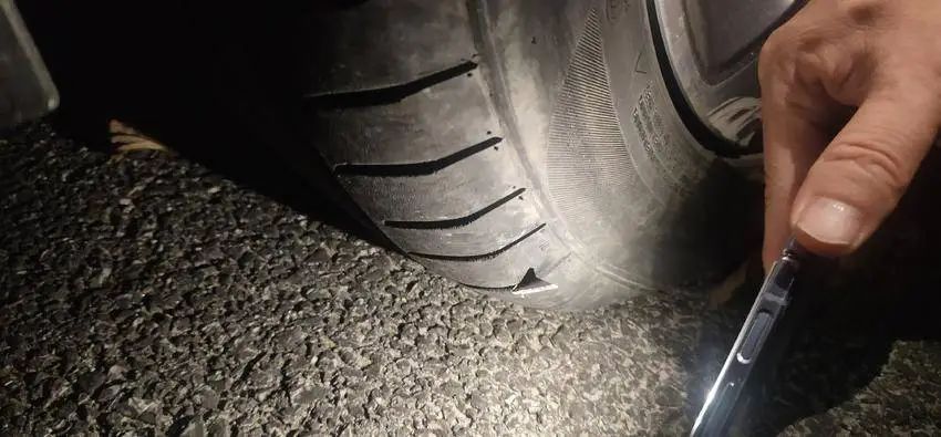 多辆车轮胎被扎,嫌疑人已抓获! 多辆车轮胎被扎,嫌疑人已抓获!