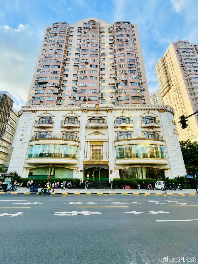上海王朝大酒店彻底关门了？网友：童年回忆一下子涌上心头