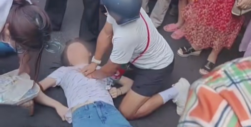 男子为昏厥女子心肺复苏，竟被质疑"揩油袭胸"？网友怒了！