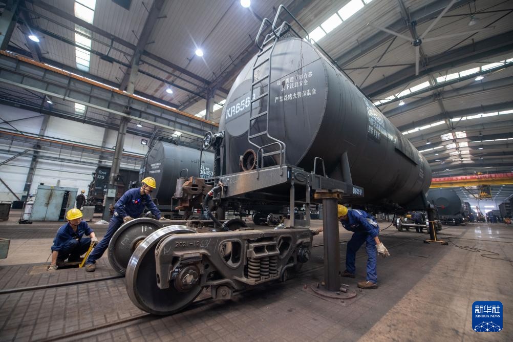 浙江杭州：做好防暑降温工作 保障铁路货运通畅