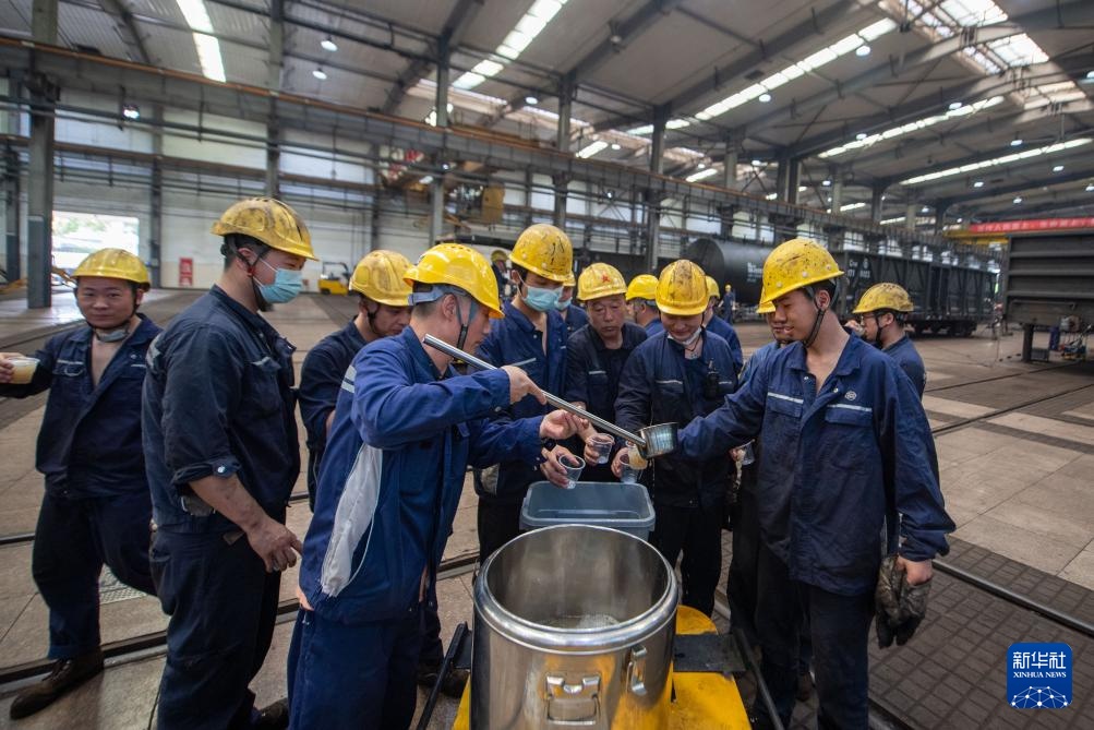 浙江杭州：做好防暑降温工作 保障铁路货运通畅