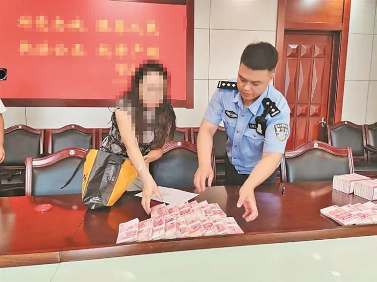 俩女子被“兵哥哥”骗走45万!警方跨省全部追回,受害人直呼“太幸运” 俩女子被“兵哥哥”骗走45万!警方跨省全部追回,受害人直呼“太幸运”
