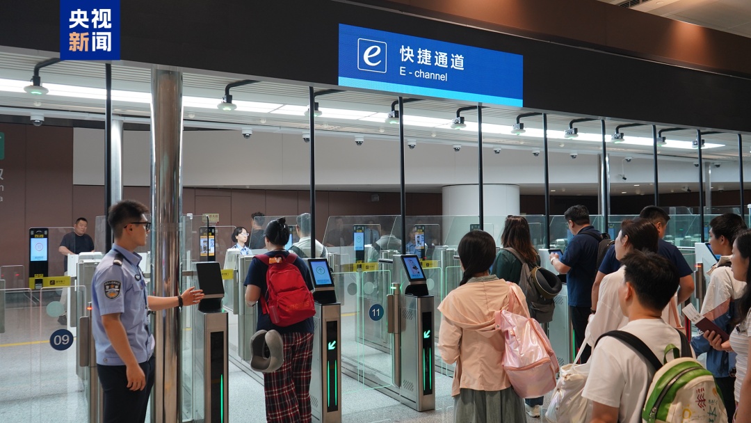 北京大兴国际机场出入境人员突破300万人次，同比增长30.4%