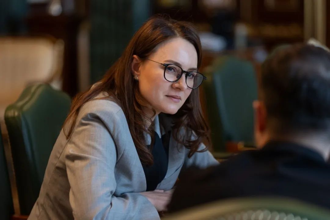 乌克兰总理提交辞职信 乌克兰总理提交辞职信