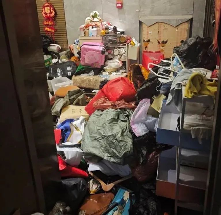 上海多个小区出现，居民苦不堪言！专家：这是心理疾病