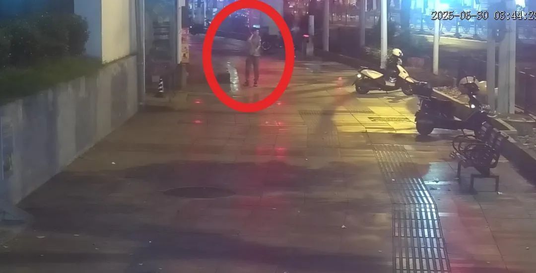 贵阳公安抓获“零食大盗”!“深夜食堂”现实版?吃不完还“兜”着走! 贵阳公安抓获“零食大盗”!“深夜食堂”现实版?吃不完还“兜”着走!