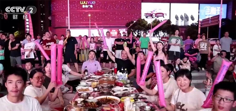 文旅市场“热”力全开成为带动消费重要引擎 “文旅+”释放强劲动能