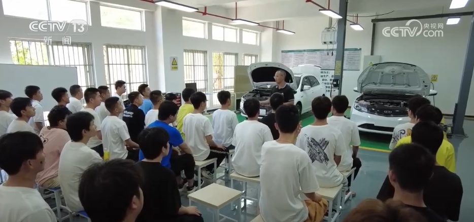 六大领域+三类群体+3000万人次 我国开展大规模职业技能培训行动 六大领域+三类群体+3000万人次 我国开展大规模职业技能培训行动