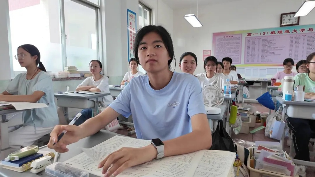 考全国第一的姑娘,刷屏全网! 考全国第一的姑娘,刷屏全网!