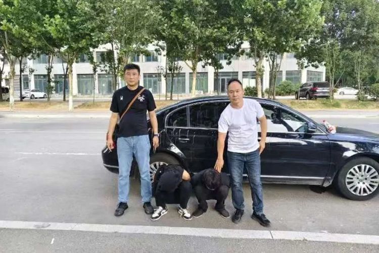 “打包式”作案?偷箱装酒一条龙! “打包式”作案?偷箱装酒一条龙!