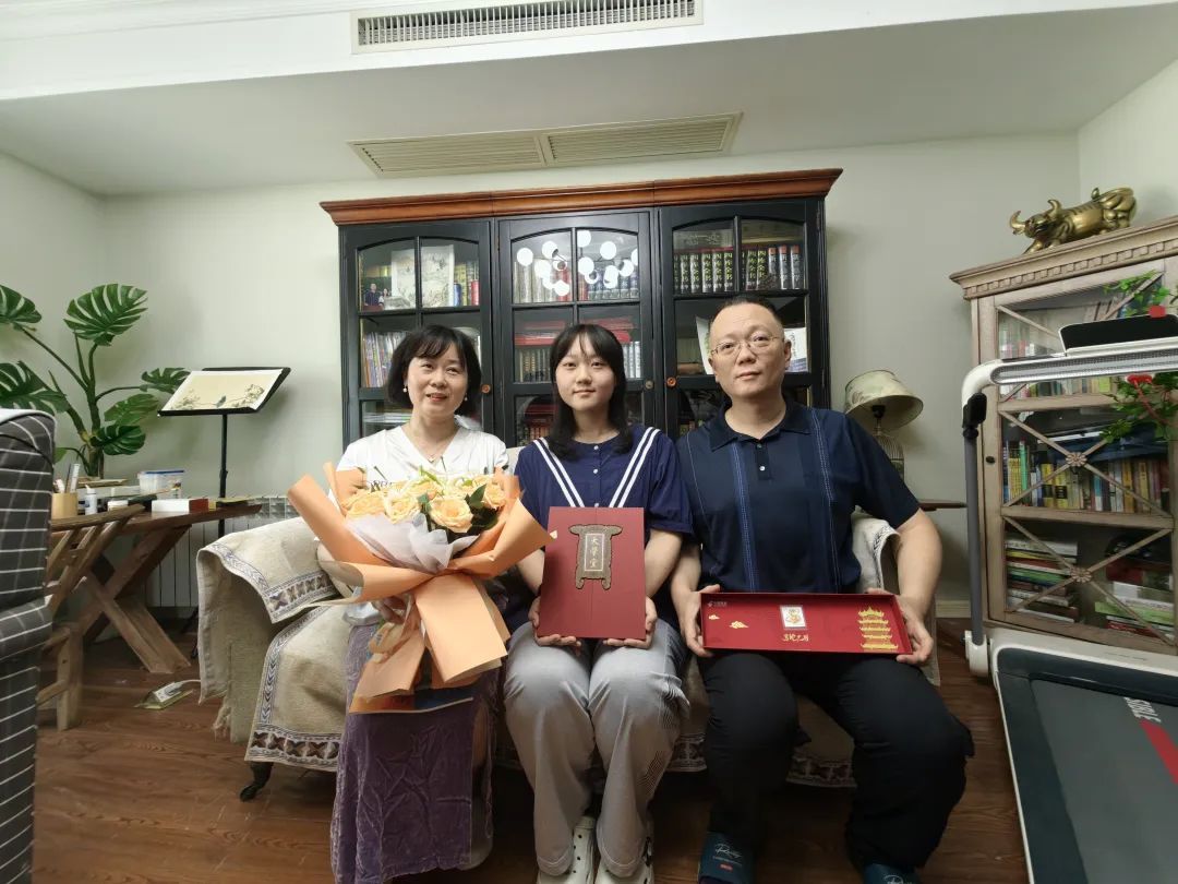 武汉首封！北大录取通知书已送达