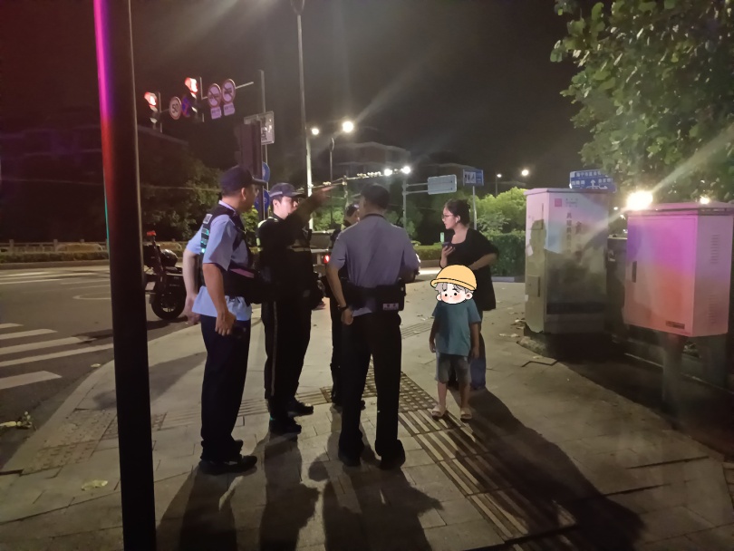 凌晨2点,幼童出走海宁街头,被美女阿姨“捡”到… 凌晨2点,幼童出走海宁街头,被美女阿姨“捡”到…