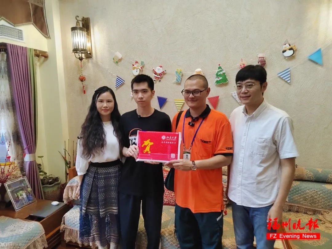 福州两名学子已收到北大录取通知书！