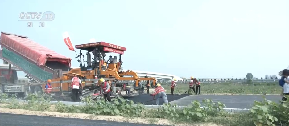 斗酷暑、抢时间、保进度 建设者们鏖战高温 重大工程建设“热”力不减 斗酷暑、抢时间、保进度 建设者们鏖战高温 重大工程建设“热”力不减