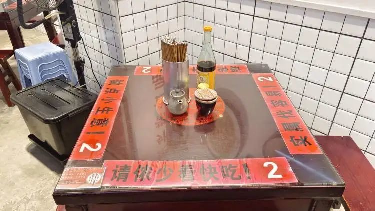 上海最贵？一碗面1588元，另收10%服务费，网友直呼：太疯狂