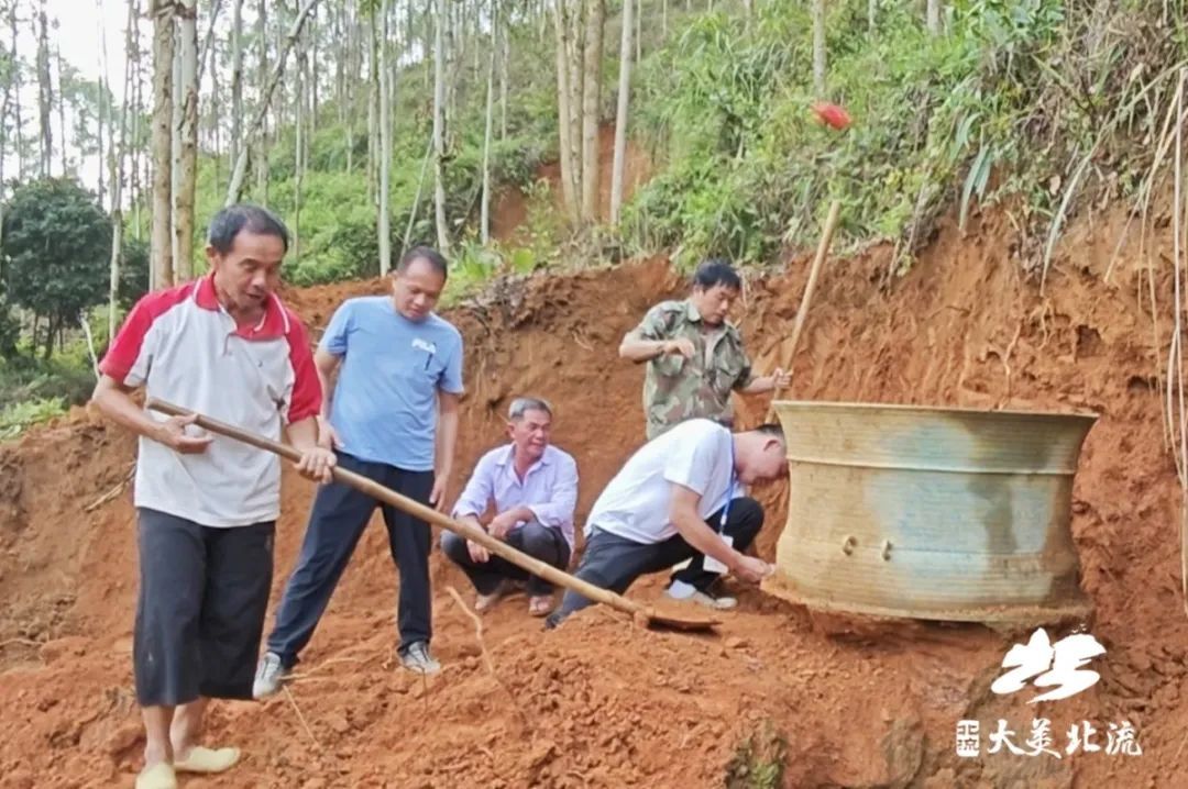 重大发现！广西一地又挖掘出千年铜鼓！