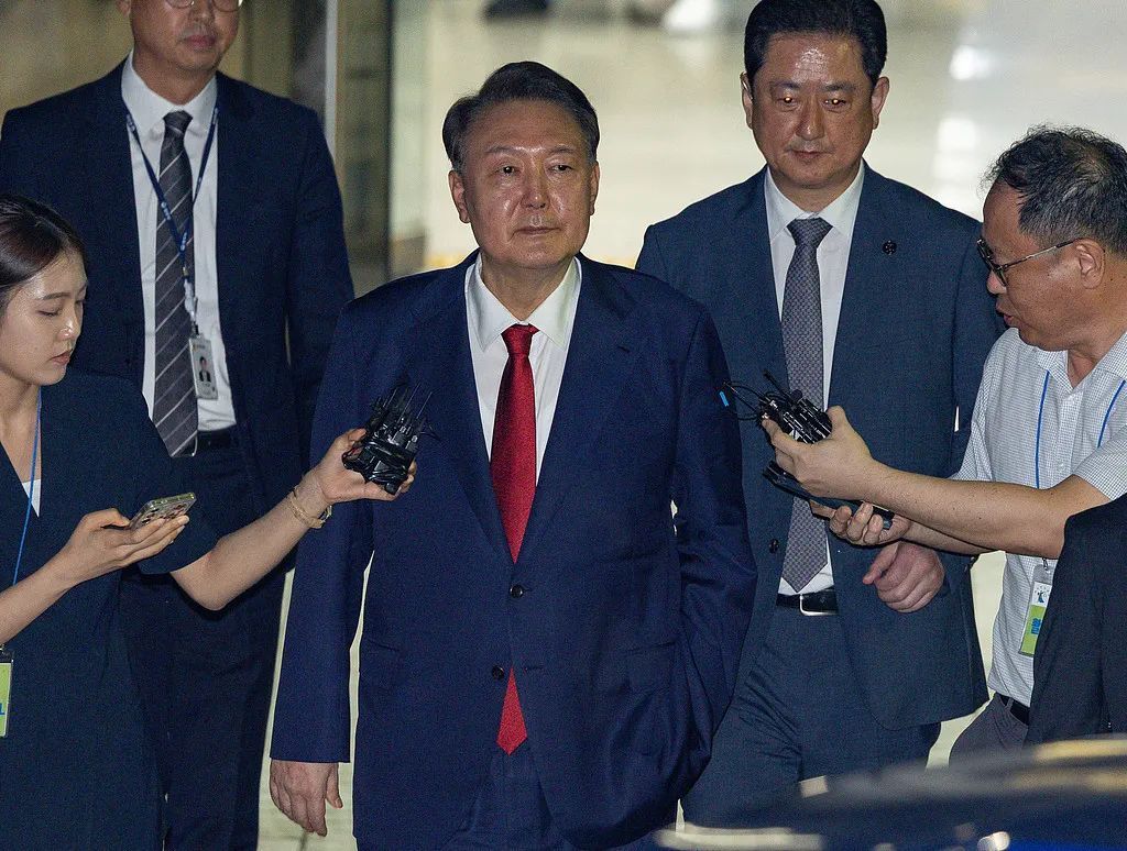 “尹锡悦健康恶化，虚弱到连楼梯都爬不动”