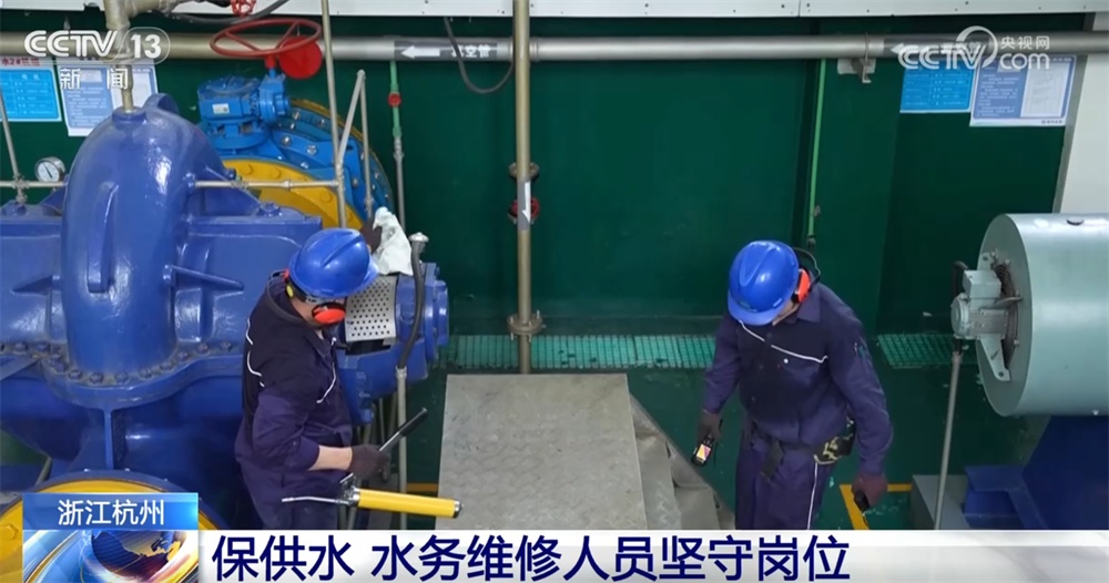 保出行、保供水、保供应……一线劳动者“逆战”热浪、“汗卫”清凉