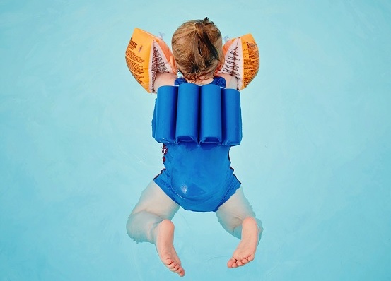 给孩子买浮力泳装，注意这6点！