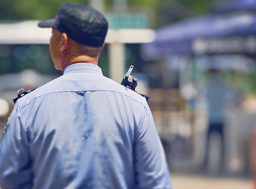 民警打22个电话找家长都被挂断，原因竟是…