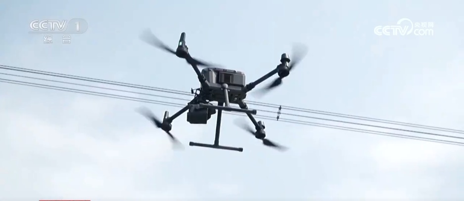 致敬高温下的劳动者！他们用汗水和坚守描绘最美的劳动画卷