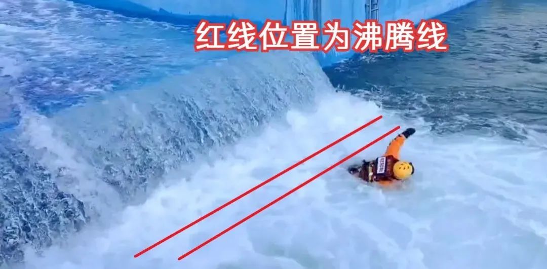 滚水坝上游泳遭遇不测，女子掉入“死亡沸腾线”！