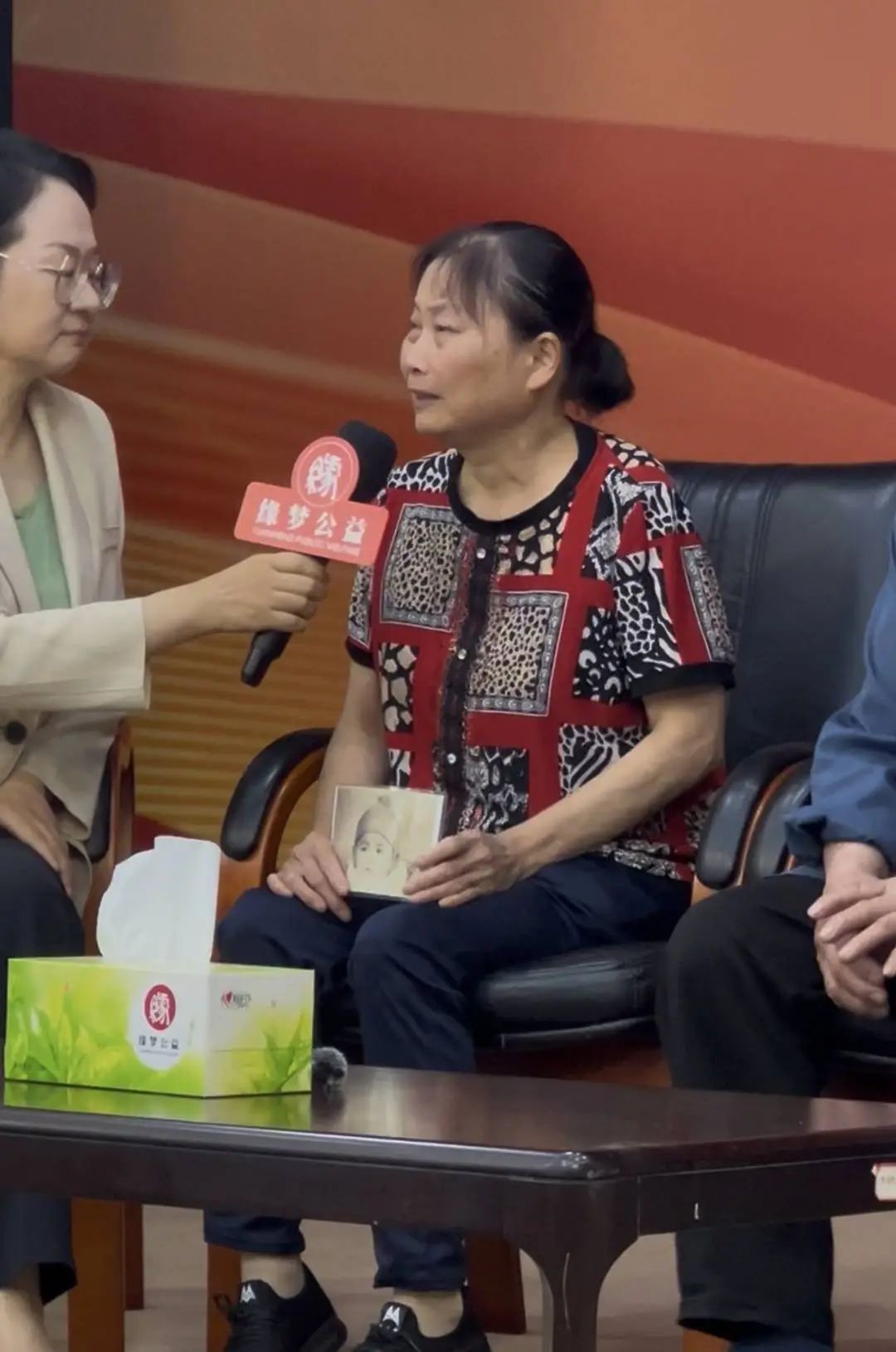 泪目！最长失散37年！三对父母终于盼回三个儿子