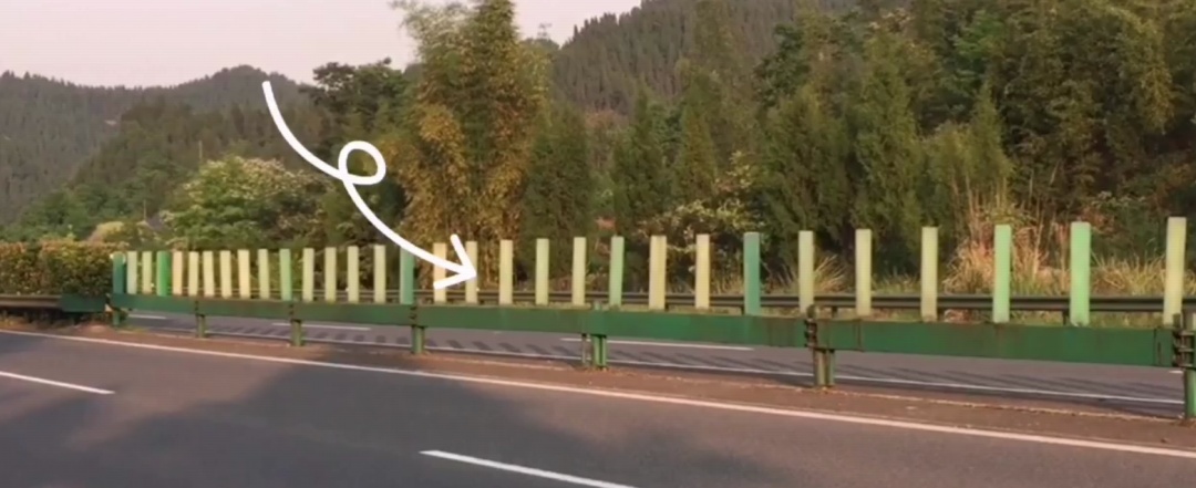 高速公路上的这个“特殊栏杆”,你知道它的正确使用方式吗? 高速公路上的这个“特殊栏杆”,你知道它的正确使用方式吗?