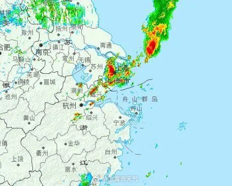 蓝色预警！一早上海暴雨刷屏，网友：去上班全身湿透……新台风已生成