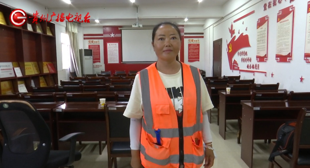 点赞贵阳环卫大姐!游客醉酒丢手机,她的举动让人暖心又感动 点赞贵阳环卫大姐!游客醉酒丢手机,她的举动让人暖心又感动