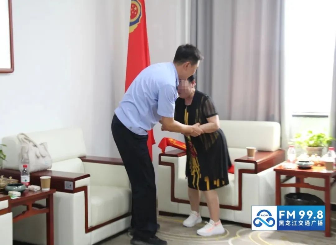 “2个精神小伙、个子高高的、外地口音……” “2个精神小伙、个子高高的、外地口音……”