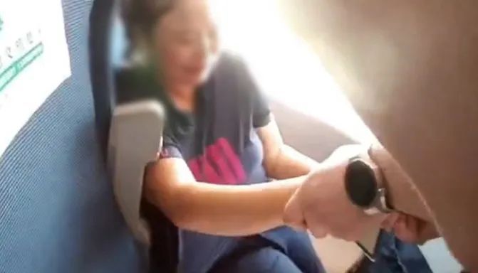 沈阳北站始发！G3483次列车上一老人发生紧急情况！