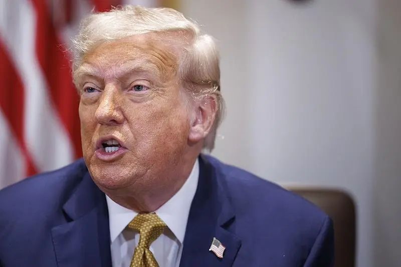 索赔100亿！特朗普把他们全告了