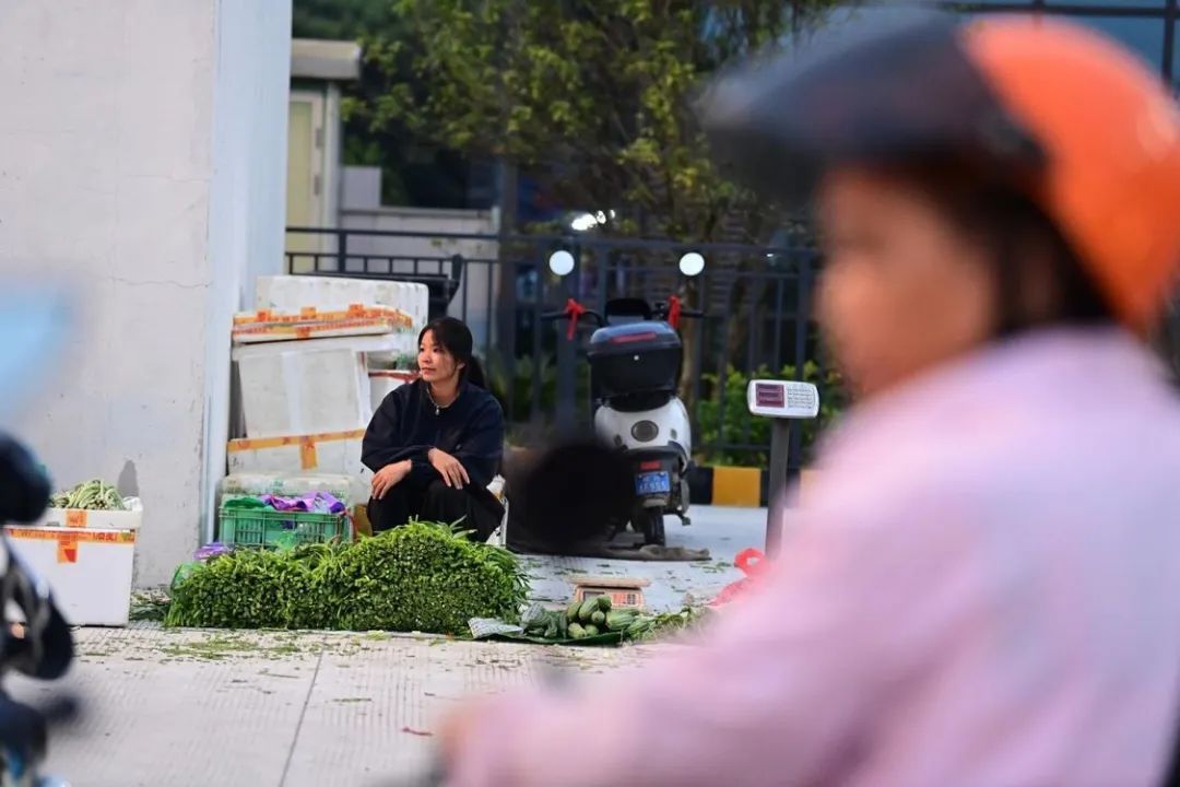 那个瞒着父母考研的广西女孩,收到录取通知书后递给妈妈亲手拆 那个瞒着父母考研的广西女孩,收到录取通知书后递给妈妈亲手拆