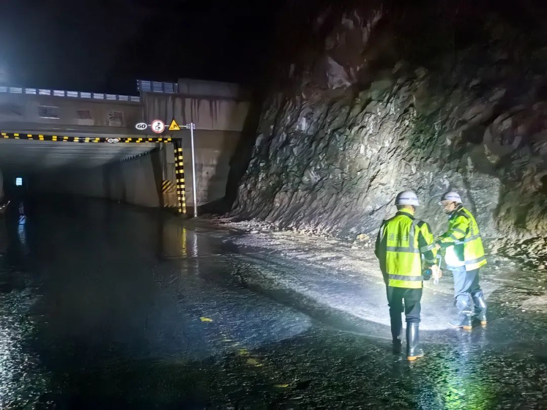 青海这些路段受降雨影响交通阻断！