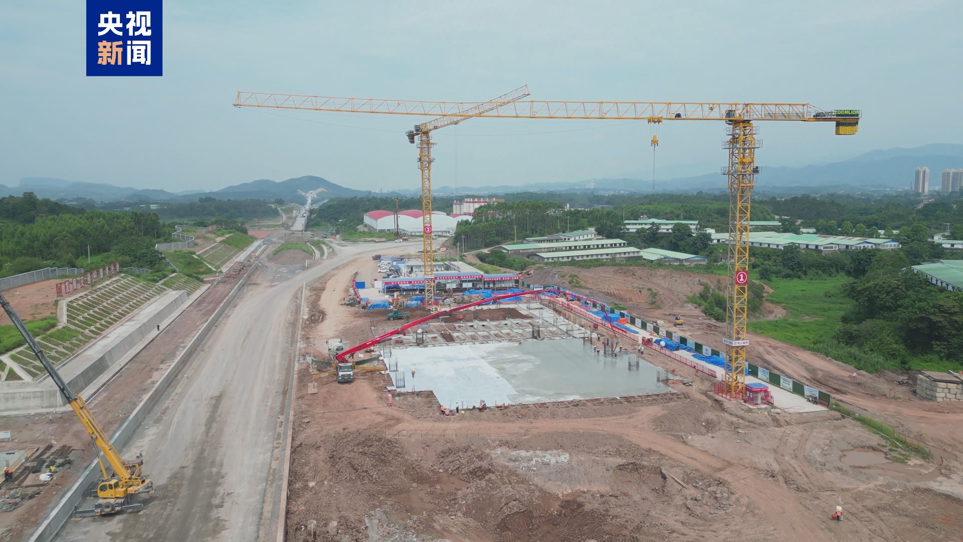 南珠高铁玉岑段无砟轨道施工全面启动