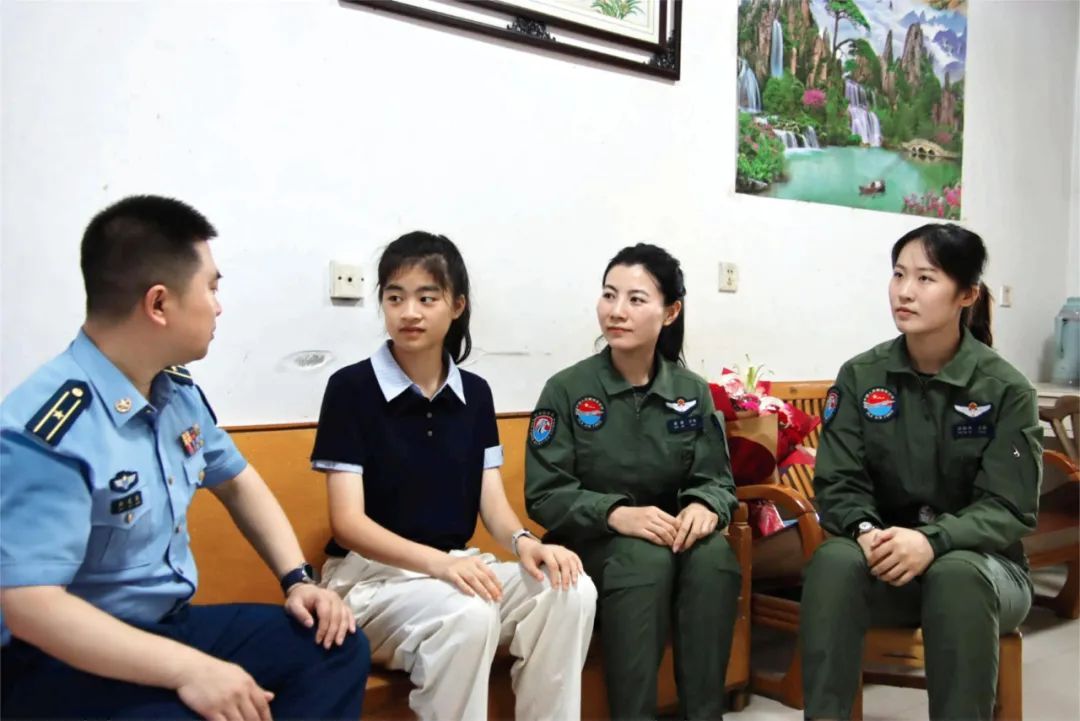 刷屏全网的姑娘，收到军校录取通知书！